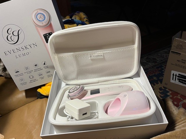 EvenSkyn Lumo, Pink, Premium Anti-aging Handset
