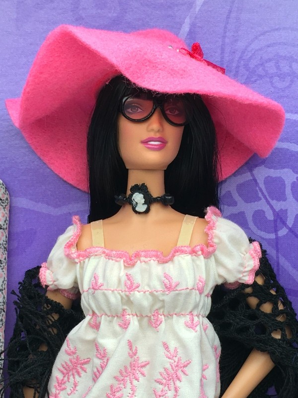 Barbie Collector Anna Sui Boho Barbie J8514 Gold Label 2005 NRFB Rare READ