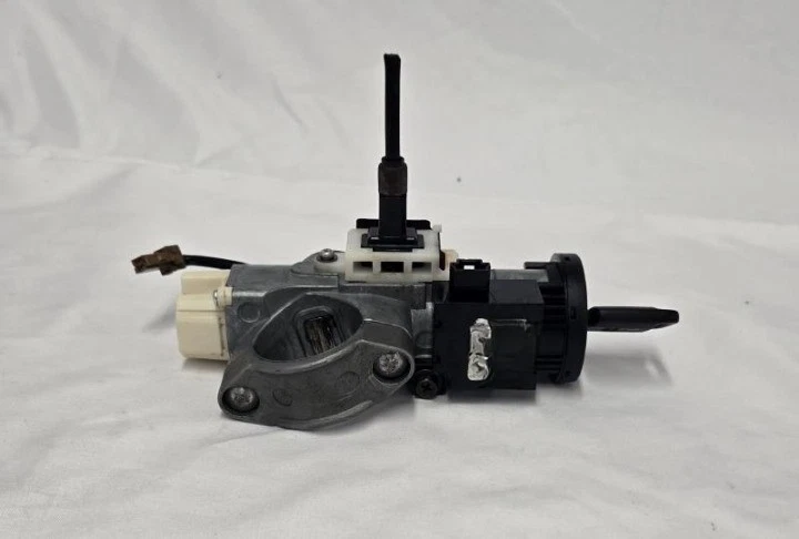 Nissan Sentra 2007-2012 interruptor de encendido sin cilindro de bloqueo con montaje de llave OEM Foto 2 de 4