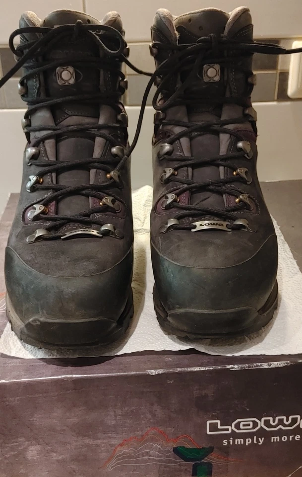 Lowa Wanderstiefel GTX WS Damen grau/pflaume, Gr. 6,5 (EU)