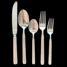 18/10 Stainless Steel Flatware Hampton Silversmiths Monument (One - 5 Pc Set)