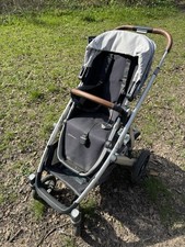 UPPAbaby Vista V2 pushchair + carrycot + travel bag