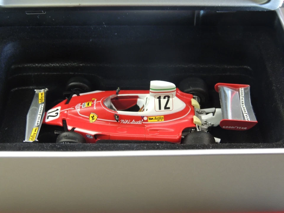 Cofanetto IXO Ferrari 312T - 1975 Niky Lauda Formula 1 modellino 1/43 Die Cast - Immagine 3 di 4