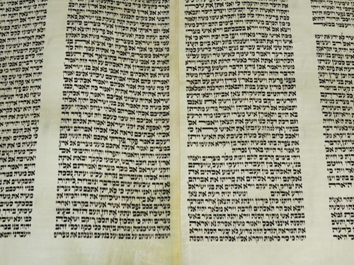 LARGE TORAH BIBLE SCROLL MANUSCRIPT 100 YEARS OLD ISRAEL Exodus - 1:1 - 7:15 - Picture 10 of 19