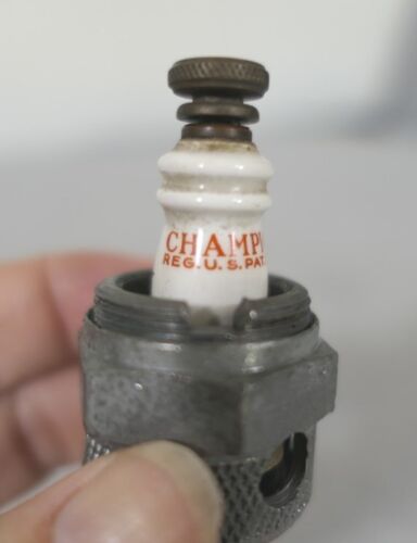 Vintage Red Champion #4 Harley Davidson Knucklehead Flathead Spark Plug USA - Picture 3 of 11
