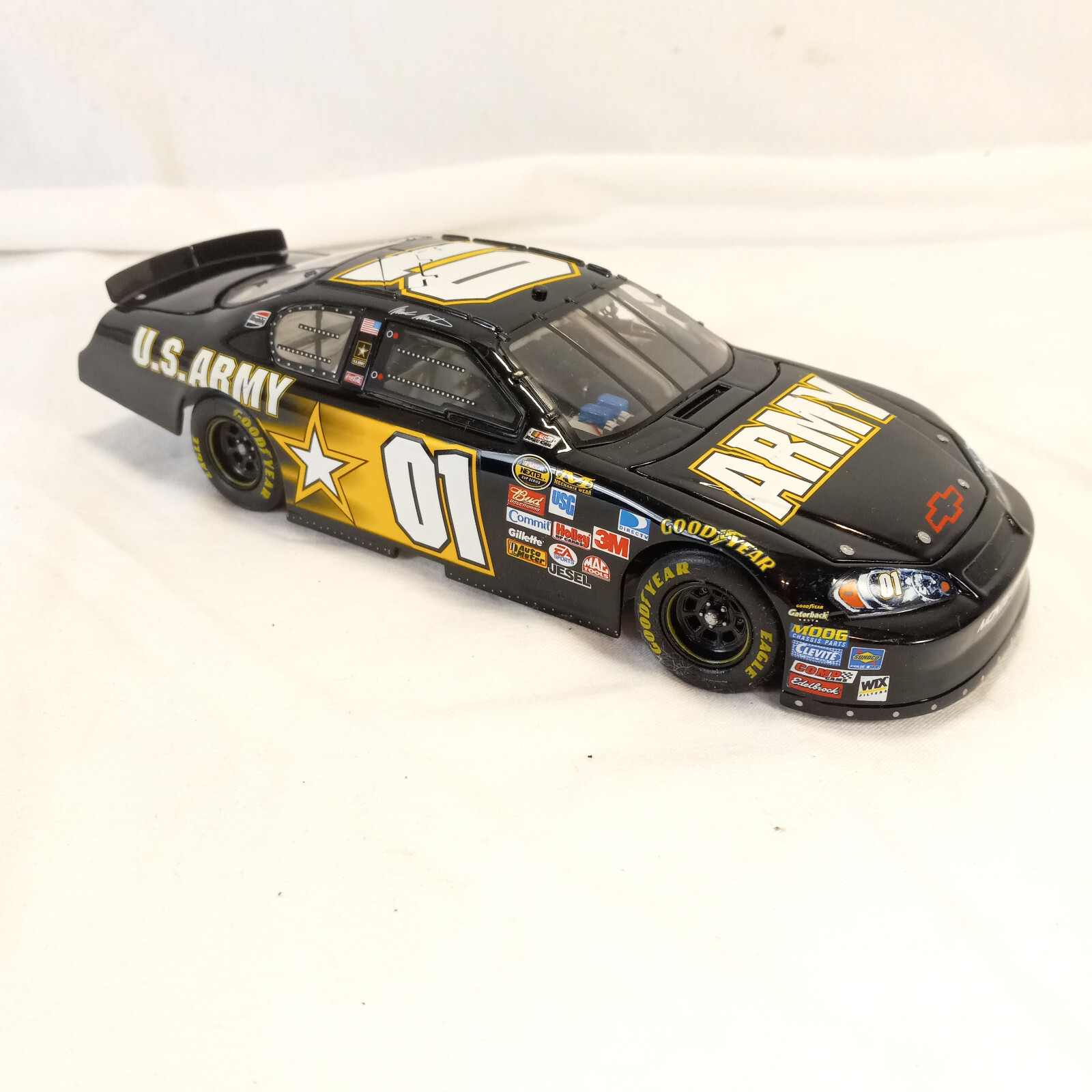 Mark Martin 01 Army 2007 Monte Carlo SS 124 car CU070121ARMMXXXX
