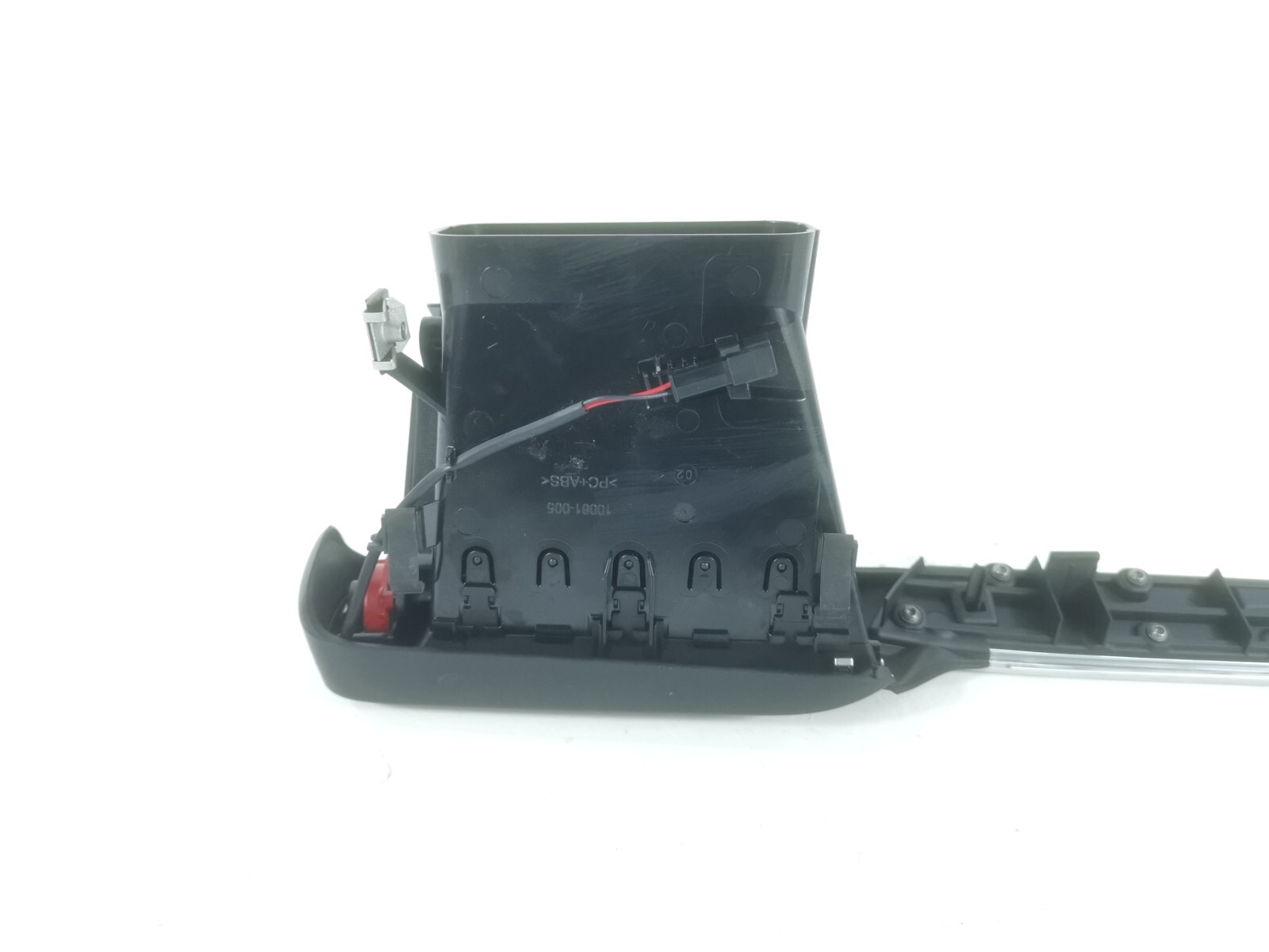 17-20 MASERATI Levante FRONT RIGHT DASH VENT GRILLE 6700492820