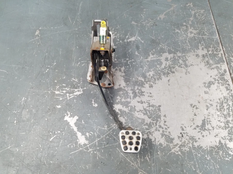 Conjunto de pedal de embrague Honda S2000 AP2 2005 #3478 L1 Foto 2 de 4