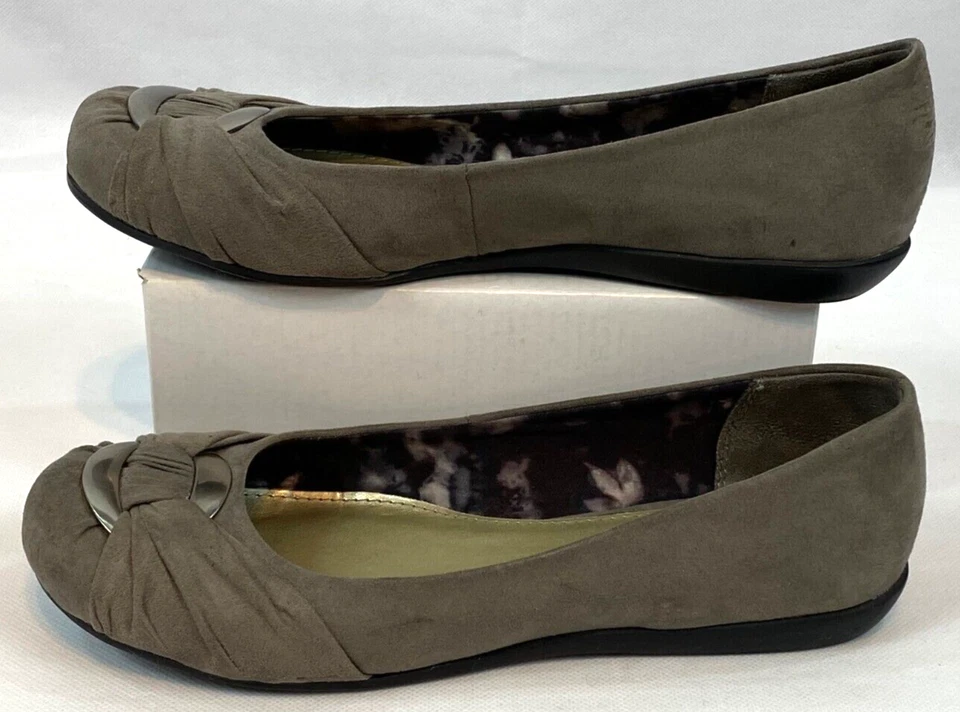 Fergalicious Fergie Women's 6.5 Taupe Suede Like Fabric Ballet Flats with Bow - Image 3 of 4