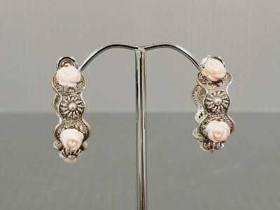 Handwerklich handgefertigte geschnitzte rosa Opal Blume Creolen Sterlingsilber