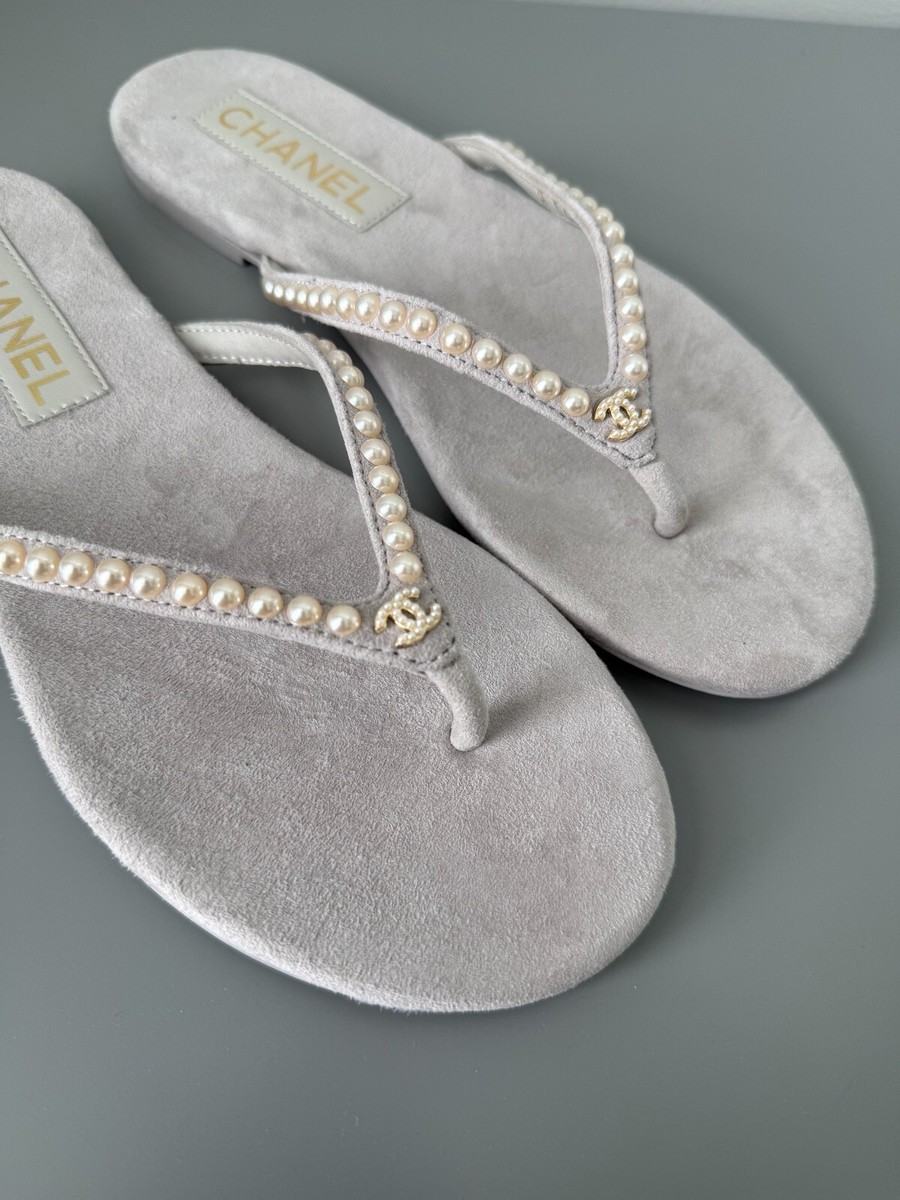 CHANEL 25 Gray Pearl CC Suede Thong Flip Flops Sandals Size