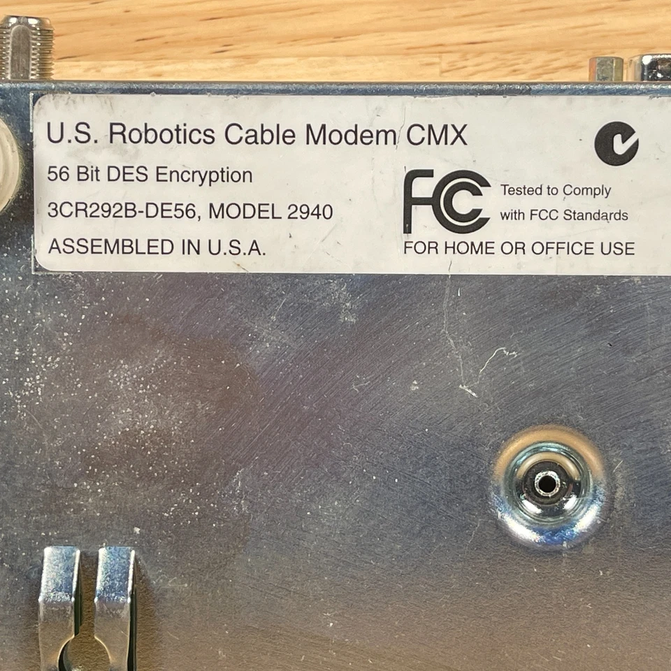 3Com U.S. Robotics 2940 White Wired External Single-Ethernet Cable Modem CMX - Image 4 of 4