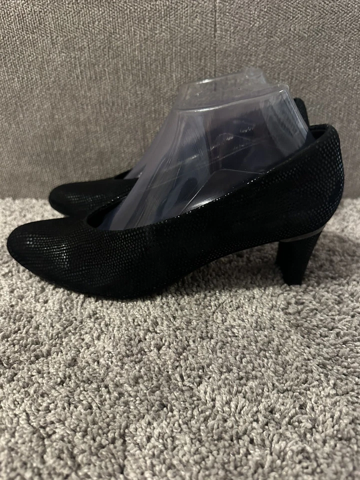 Tacones Vaneli para mujer de gamuza negra con punta de almendra talla 8,5 Foto 3 de 4
