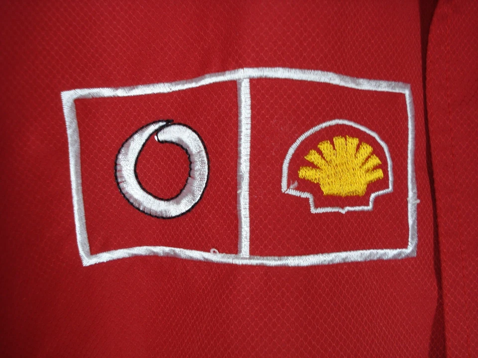 Chaqueta de carrera Ferrari Vodaphone Shell roja con capucha Paddock vintage 2004 Scuderia Foto 4 de 4
