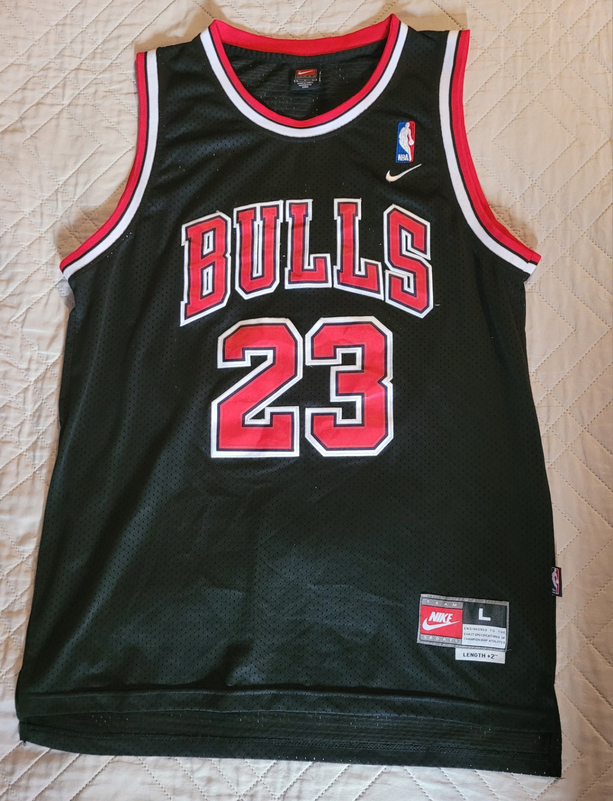Vintage Nike Michael Jordan #23 Jersey Size L + 2 Inch. Chicago Bulls
