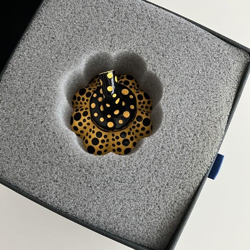 Yayoi Kusama Object Yellow Pumpkin Sculpture Naoshima Limited Interior w/Box New - Picture 5 of 7
