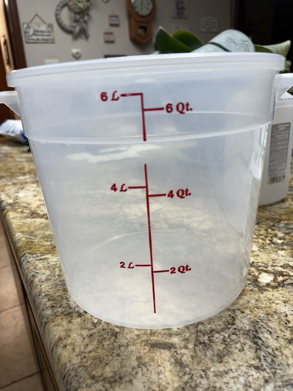 Plastic 6 Quart Grain Container