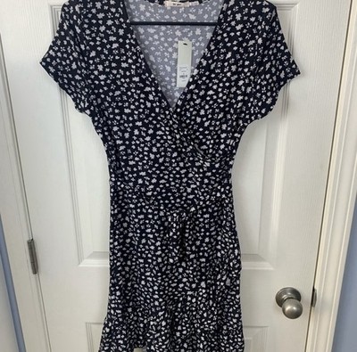 Francesca's Black White Floral Ruffle V-Neck Short Cap Sleeve Wrap Dress Size S