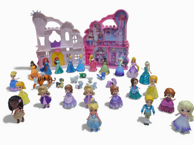 2016 Disney Princess Hasbro Little Kingdom Play 'N Carry  Plus 30 Princesses Pet