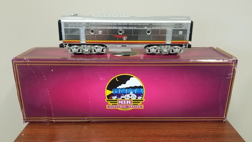 MTH Premier 20-20764-3 F3 unidad B diésel (sin alimentación) - Santa Fe cromo - C8 | Condition: Used