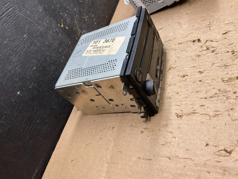 Receptor estéreo de radio AM FM Ford F150 2004 a 2010 OEM T6191 DG Foto 4 de 4