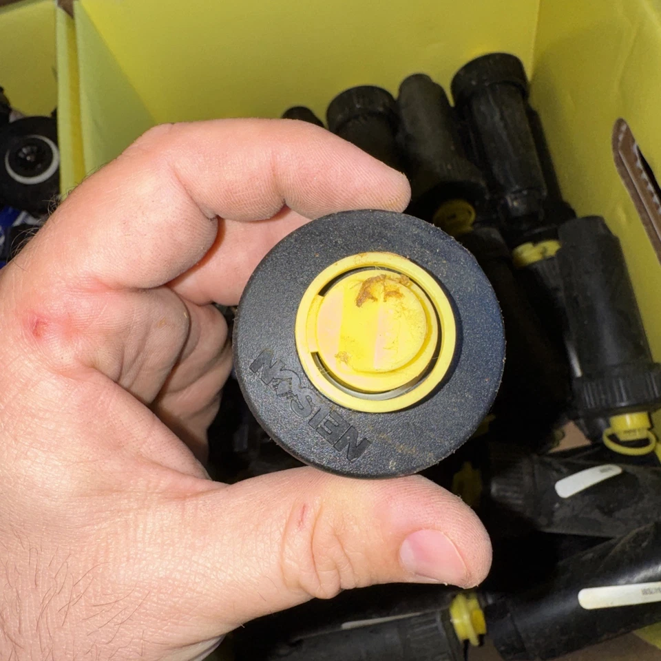 "Lote de 48 cuerpos de rociadores emergentes NELSON 3"" nuevos de stock antiguo" Foto 3 de 4