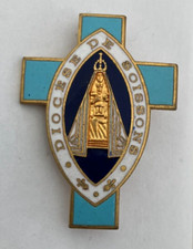 Ref S - Superbe BROCHE Religieuse émaillée du DIOCESE DE SOISSONS