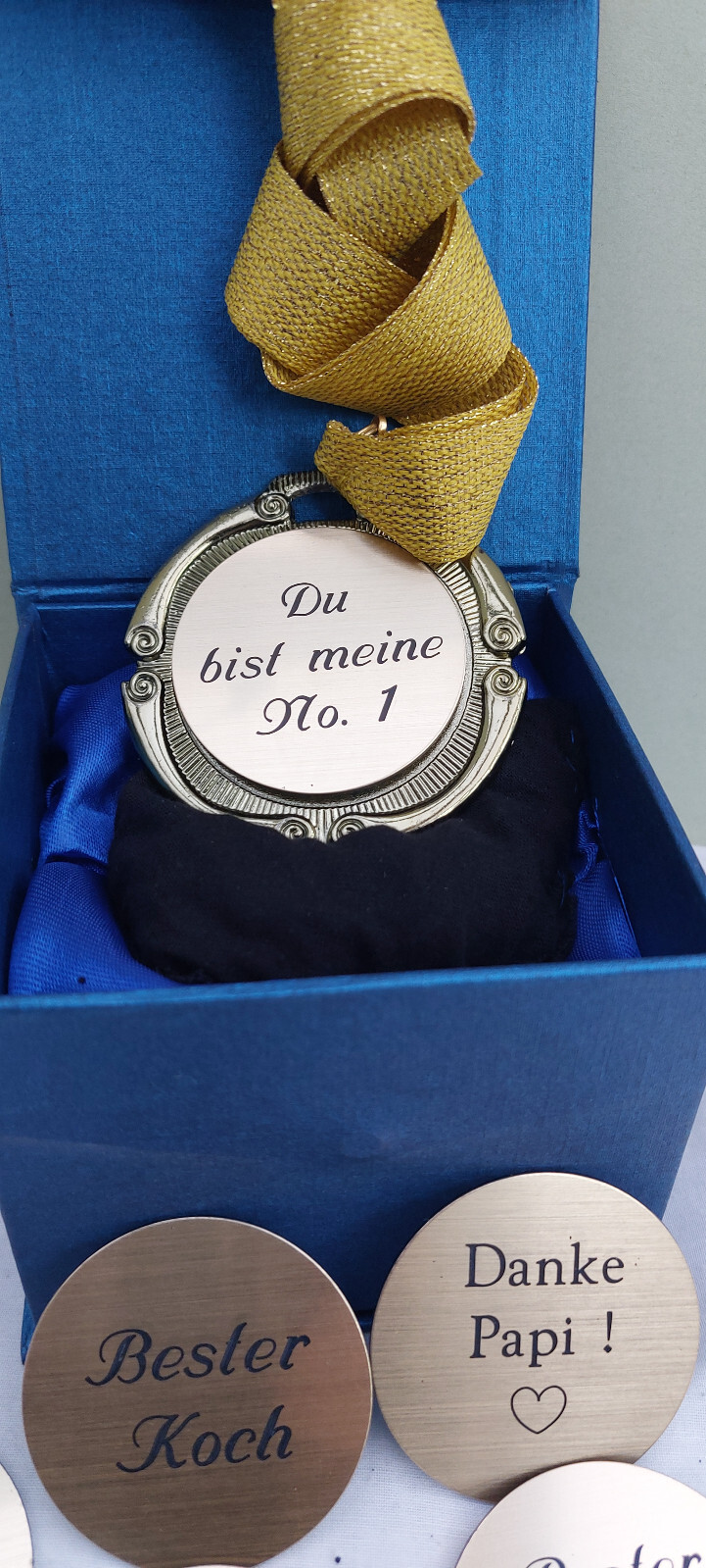 Bild 1 von 2