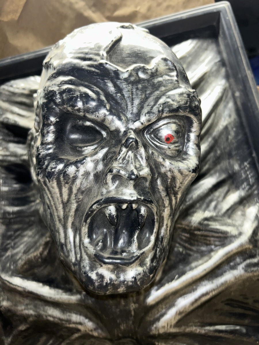 Vintage Halloween Decoration 1994 Dark Illusions R.Marino Vintage Halloween Decoration 1994 Dark Illusions R.Marino