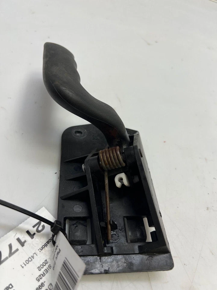 99 - 07 GMC Sierra Classic Inside Door Handle Front LH Driver Side OEM 15760297 - Image 2 of 4