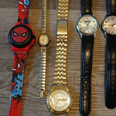 Huge Watch Lot of 25+ Mixed Brands Vintage & Modern Parts  display picture 1
