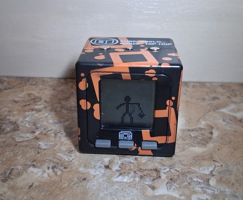 Radica Cube Series Collectible Electronic Toy Series 5 "Mods Hip Hop