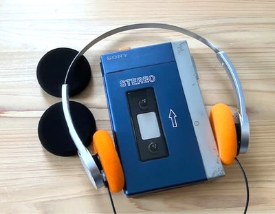 Beautiful Vintage SONY Walkman TPS-L2 Cassette Player Stereo 1st Generation