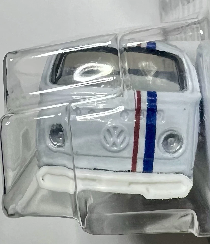 HOT WHEELS HECHO A MEDIDA VOLKSWAGEN HERBIE THE LOVE BUG T-1 RECOGER A PILOTOS REALES Foto 3 de 4