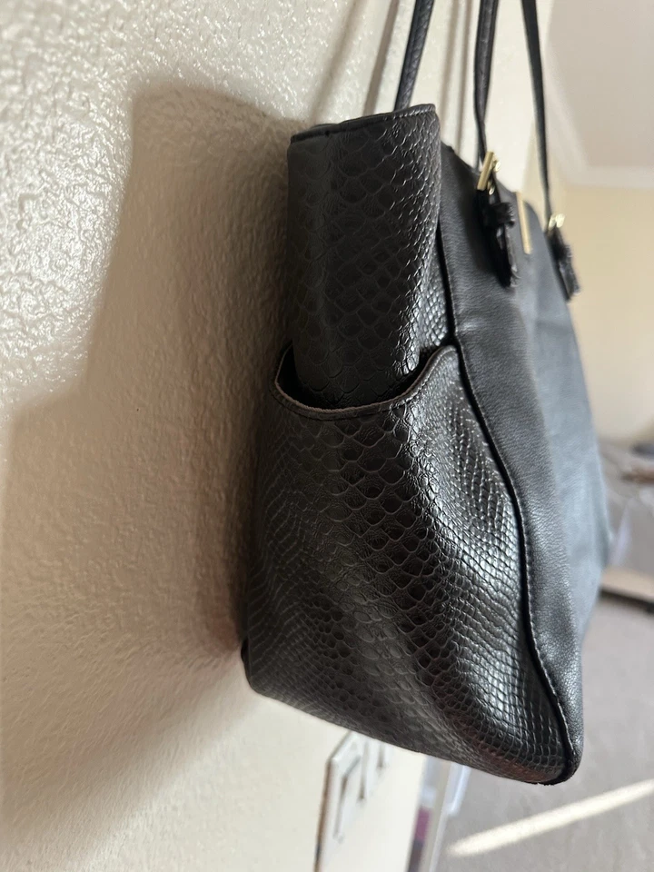 Título Bolso de Mano Negro para Laptop Grande Cottage Core Bolso de Mano Foto 2 de 4