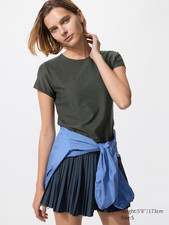 UNIQLO Ultra Stretch Active T-Shirt NEW Gray Sz S