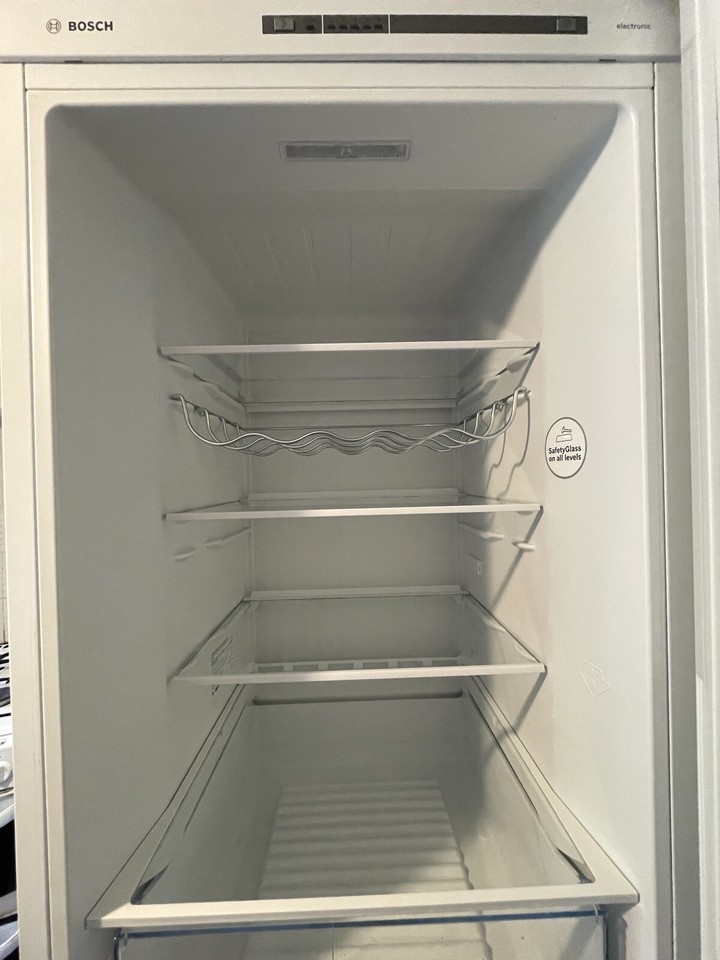 Used Bosch Freestanding Freestanding fridgefreezer KGV33NW20G/11 eBay