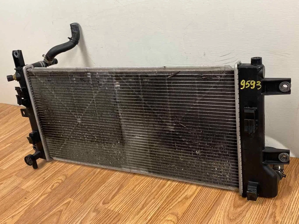 散热器组件 214103nf0a OE 二手 适合 NISSAN LEAF 2013 - 2017 — 第 2/4 张图片