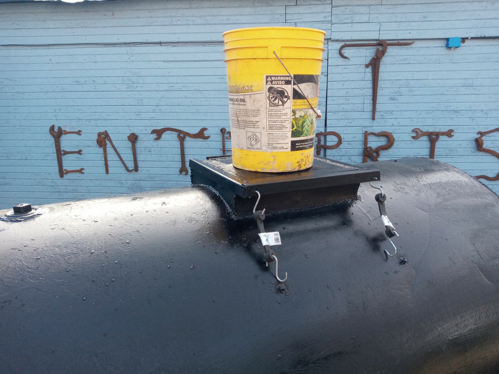 500 gallon sealcoating seal coating tank hand agitated spray rig eBay