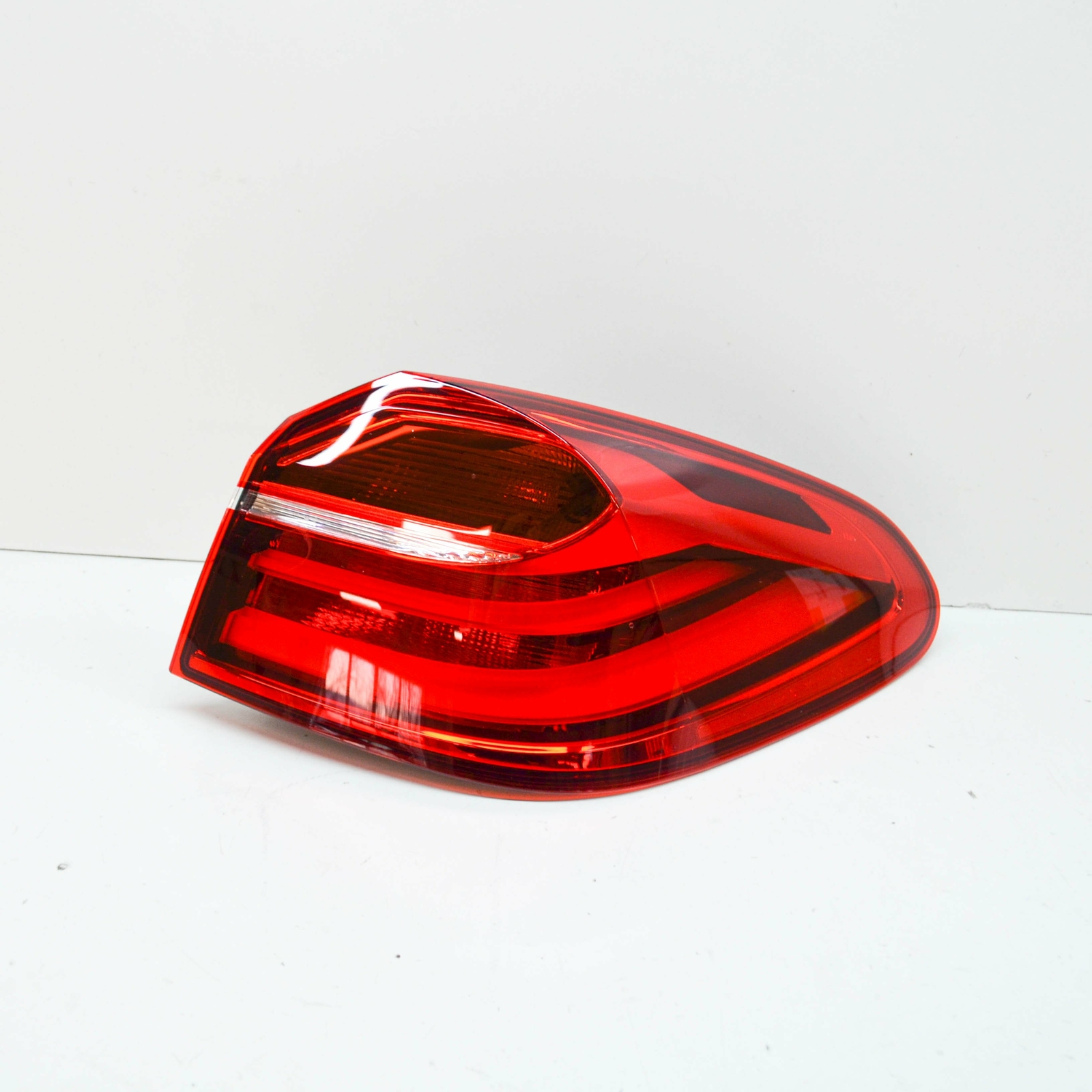 BMW X4 F26 Rear Right Taillight Lamp 7331280 63217331280 NEW 