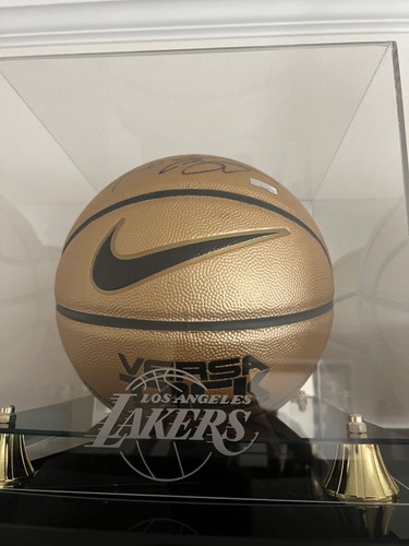 gold kobe bryant autographed basketball - Picture 3 of 3