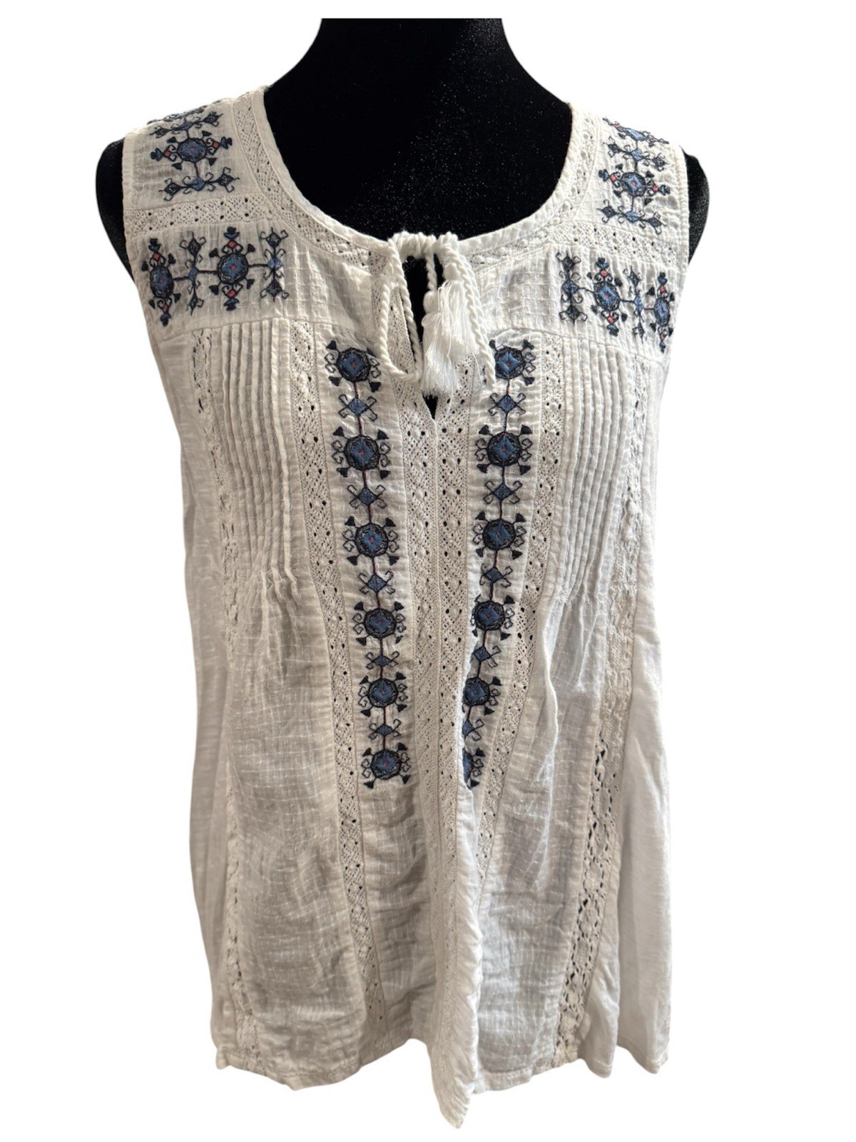 Lucky Brand Embroidered Tank Medium, 100% Cotton, Cream Blue, Cut-Outs