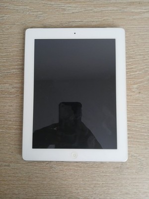 Apple iPad 3rd Gen. 32GB, Wi-Fi, 9.7in - White MD329LL/A. Locked