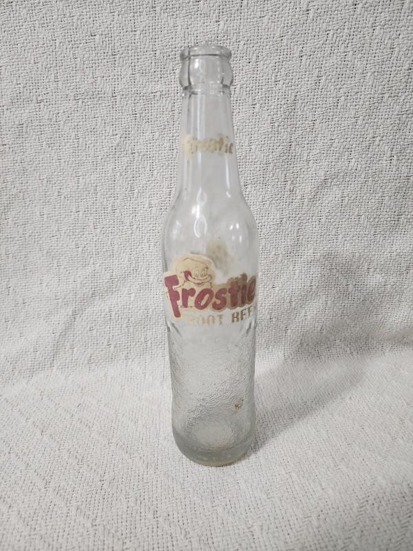 Vintage Frosty Root Beer 10oz ,ACL Glass Bottle, Camden, NJ