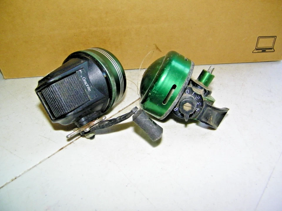 Vintage Johnson Tangle Free 8 & The Century Model 100A for parts repair - Image 3 of 3