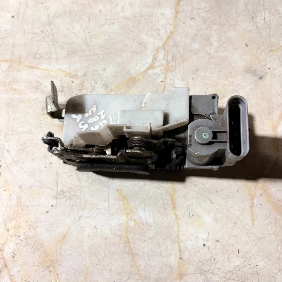 Fiat Punto 2005 Door Lock Mechanism Passenger Rear Left Side - Image 2 of 4