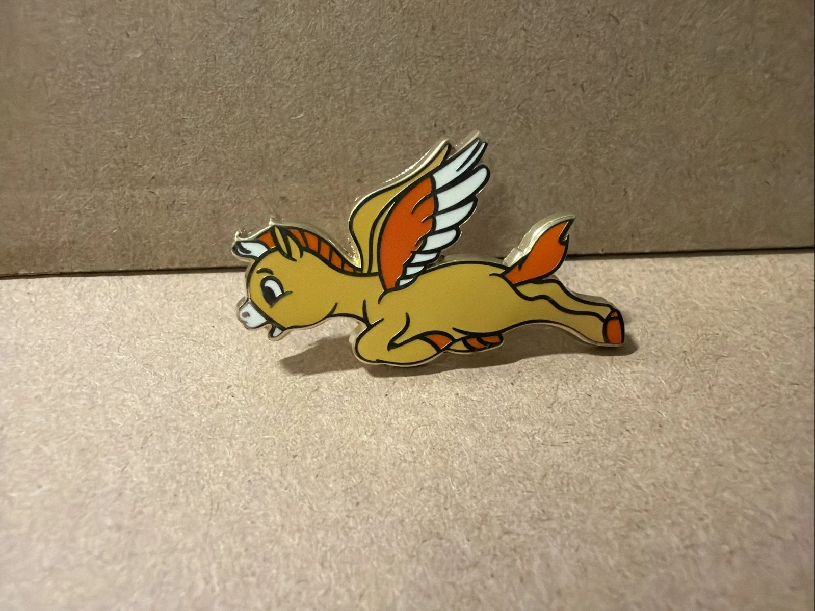 Rare Disney Pin Classic Fantasia Baby Pegasus Flying Horse Pastoral Symphony NEW