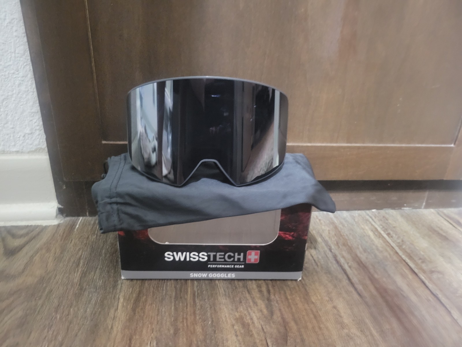 Snow Ski Goggles Swiss Tech Black Performance Gear Dual Lenses Anti-Fog Coating