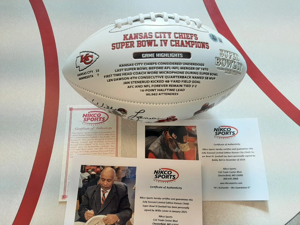 KC Chiefs Super Bowl 4 Fútbol Autografiado Bobby Bell y Willie Lanier Foto 2 de 4
