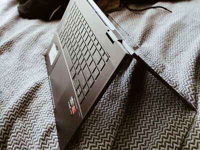 HP ENVY x360 15m-eu0013dx 15.6 inch (256GB, Intel Core i5 10th Gen., 3.60GHz BLK